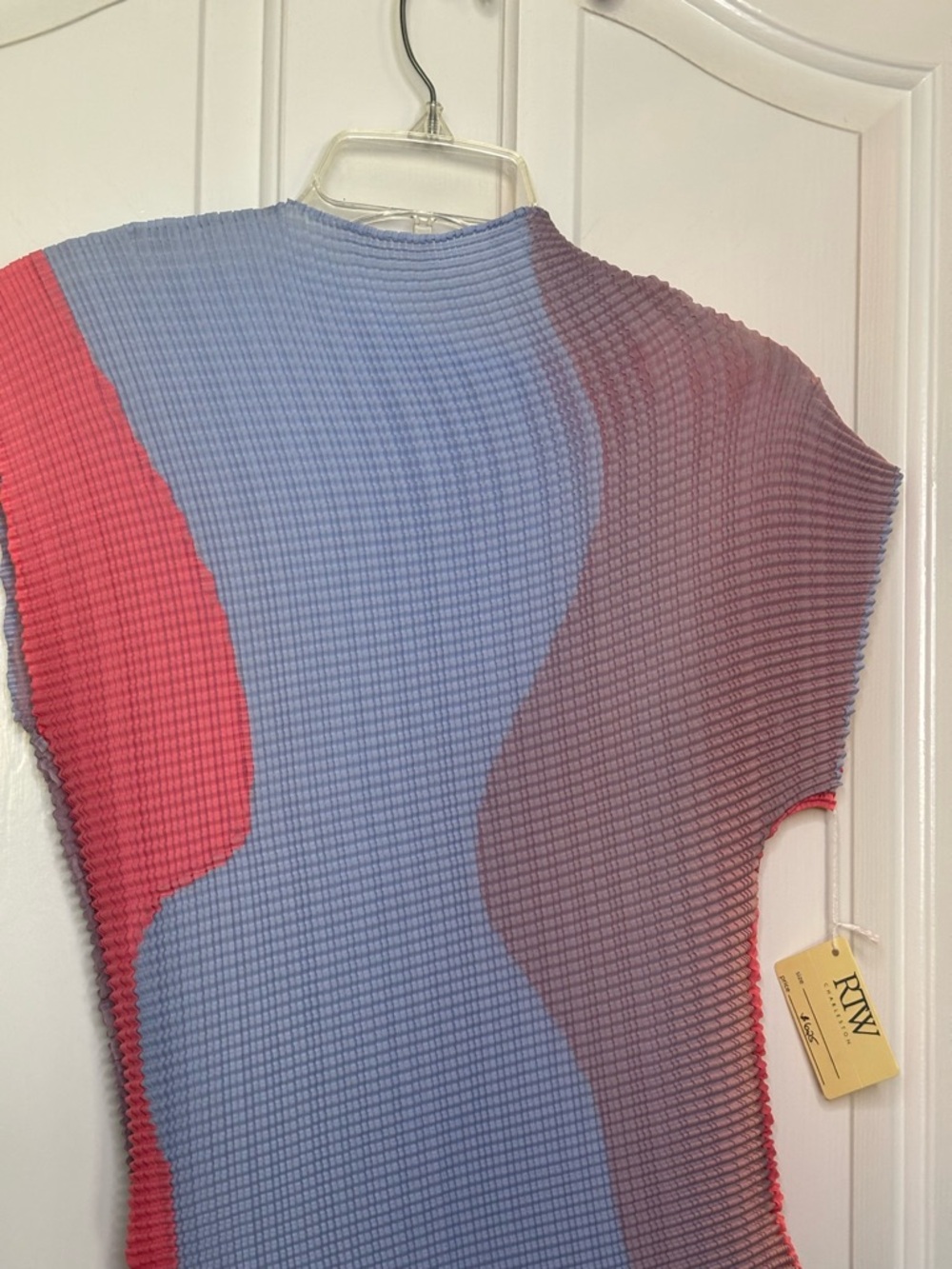 NWT ISSEY MIYAKE Unique Pleated Wave Colorblock Top in Coral & Periwink size 2/S - Picture 12 of 13